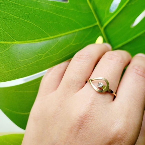 Vintage Dainty Gold Avon Rhinestone Ring - Picture 2 of 9